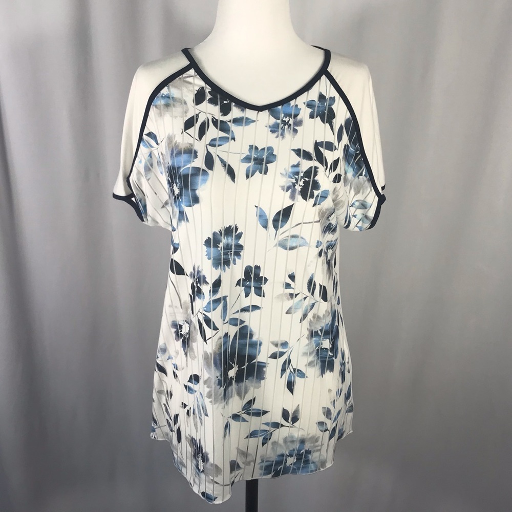 Gaia B Floral Print Navy and White Short Sleeve V-Neck T-Shirt